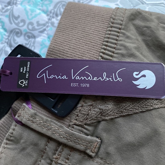 Gloria Vanderbilt Shorts - Picture 4 of 4